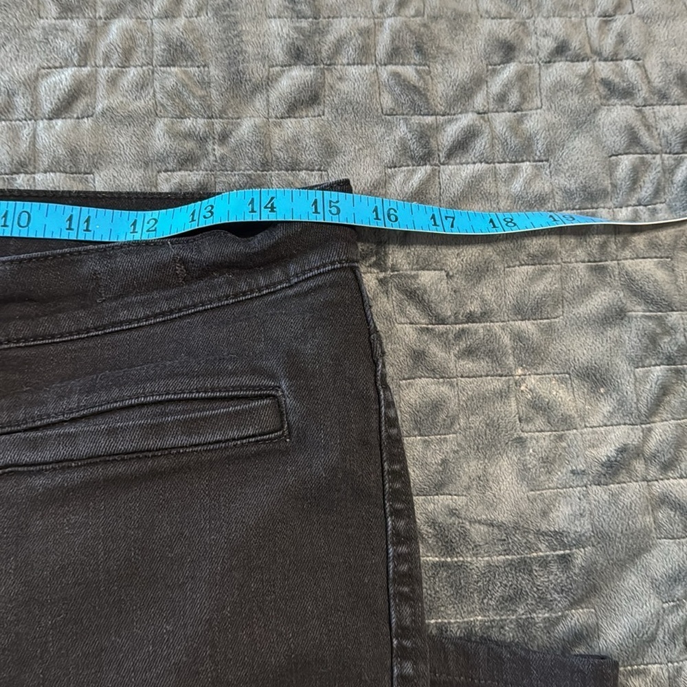 Madewell Womans Trendy Black Fleamarket Flare Jean - Picture 8 of 12